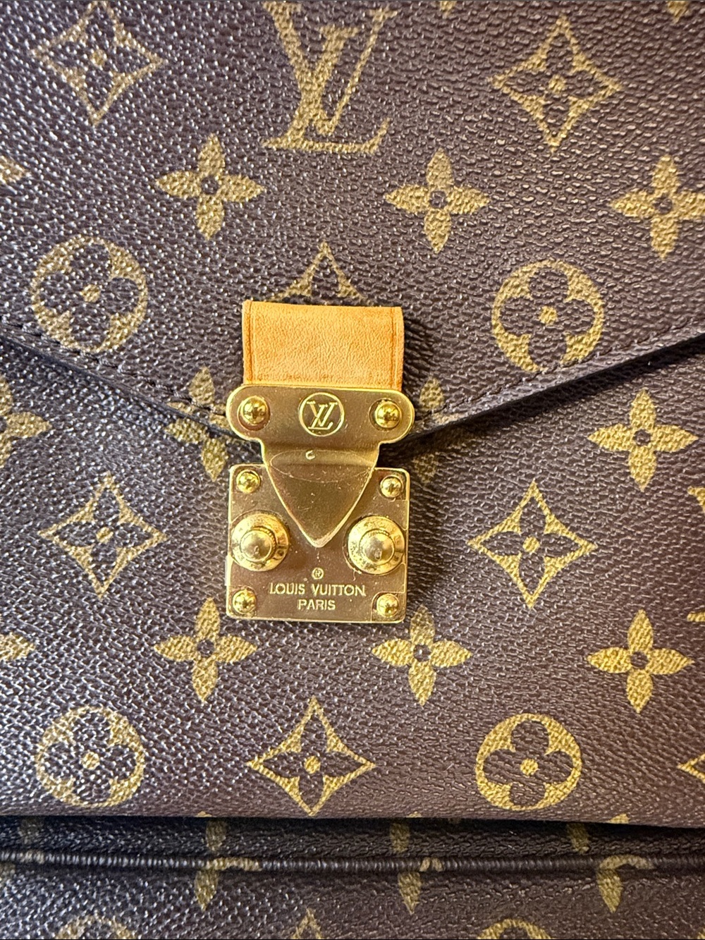 Louis Vuitton Monogram Pochette Metis Bag in Brown with Gold Hardware - Picture 5 of 9